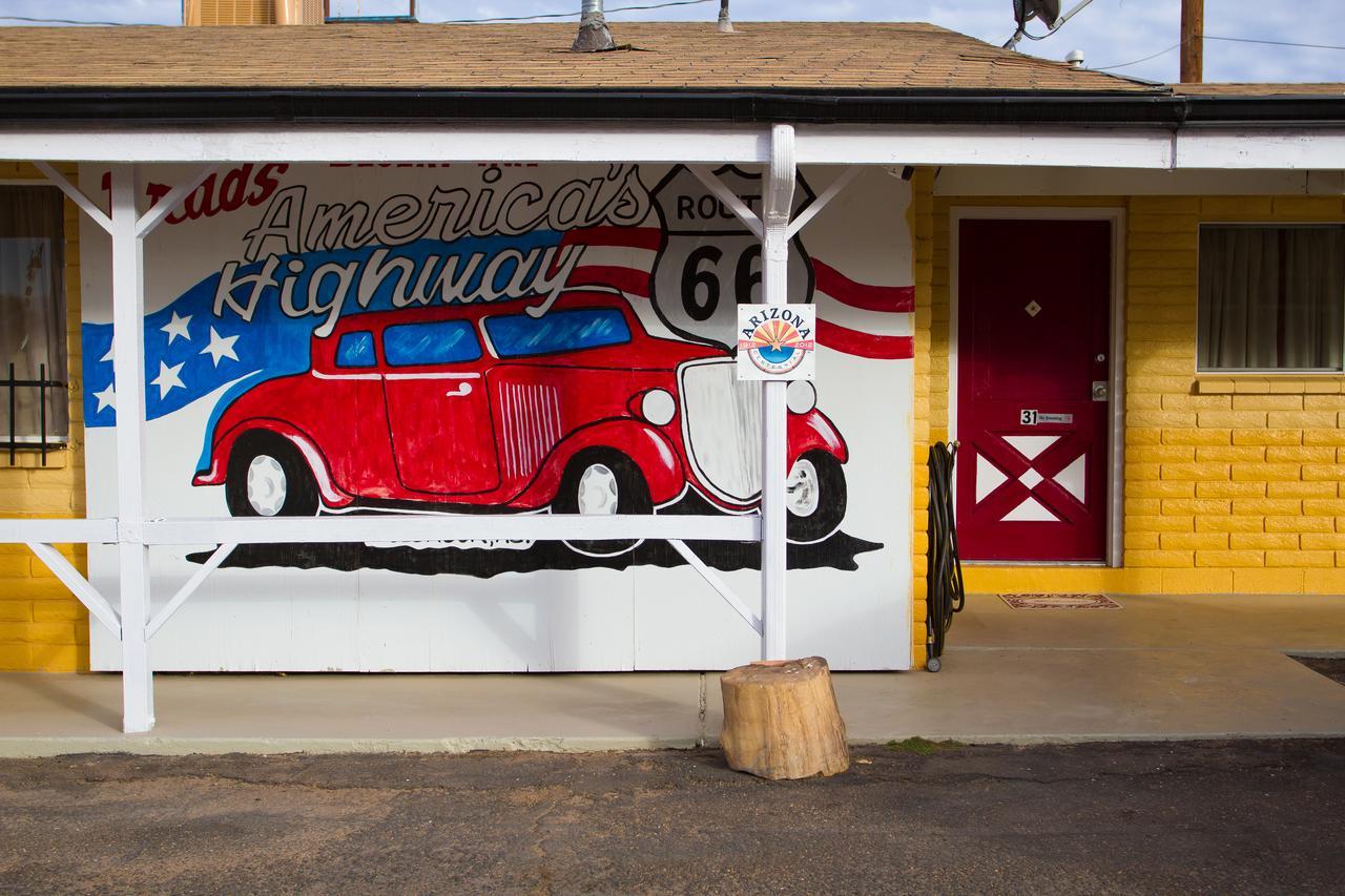 Brad'S Desert Inn Holbrook Exterior photo